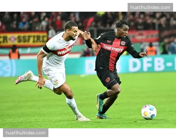 亚特兰大临时铺设人工草皮引争议，技术流球队短传配合受阻